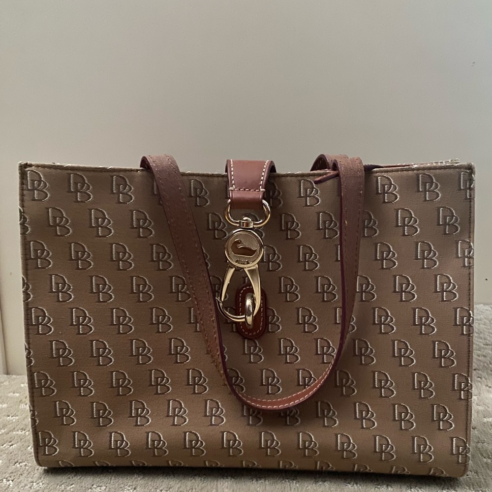 Dooney & Bourke Hand Bag
